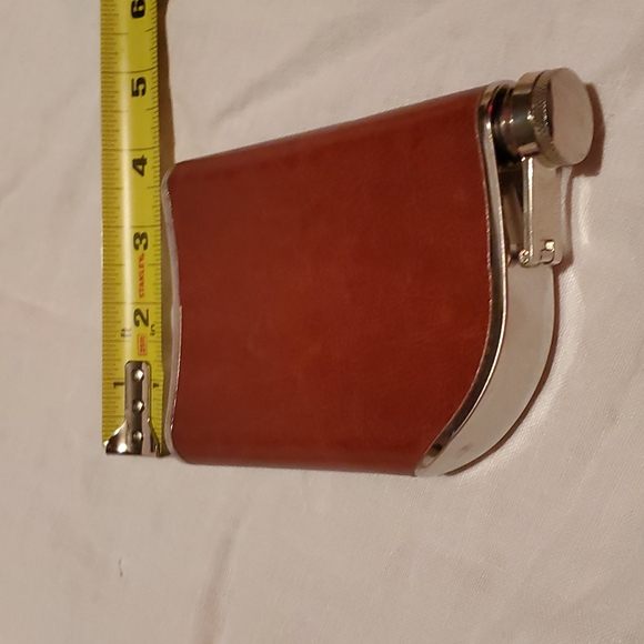 Flask - Picture 3 of 4